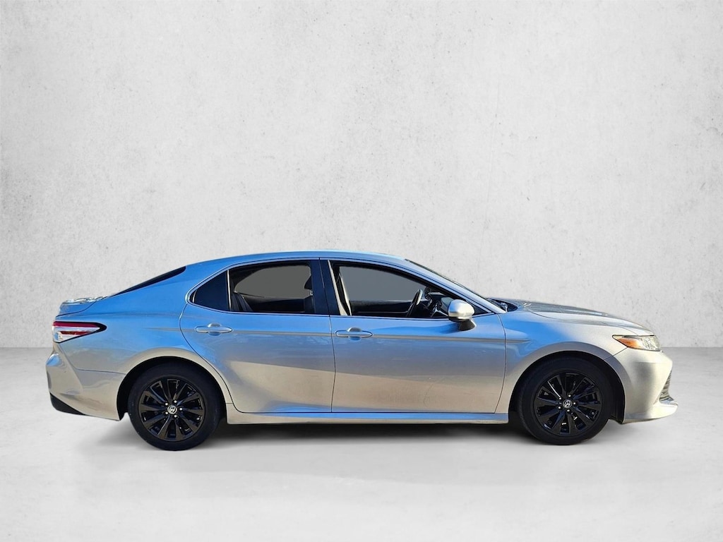 Used 2018 Toyota Camry LE Sedan