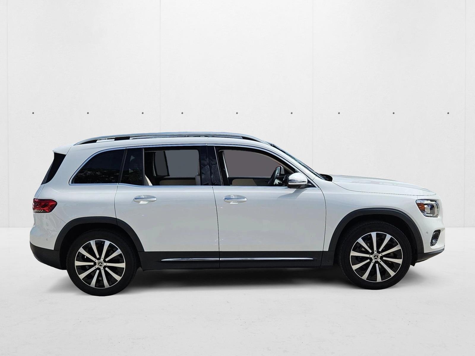 2022 Mercedes Benz GLB 250 photo 4