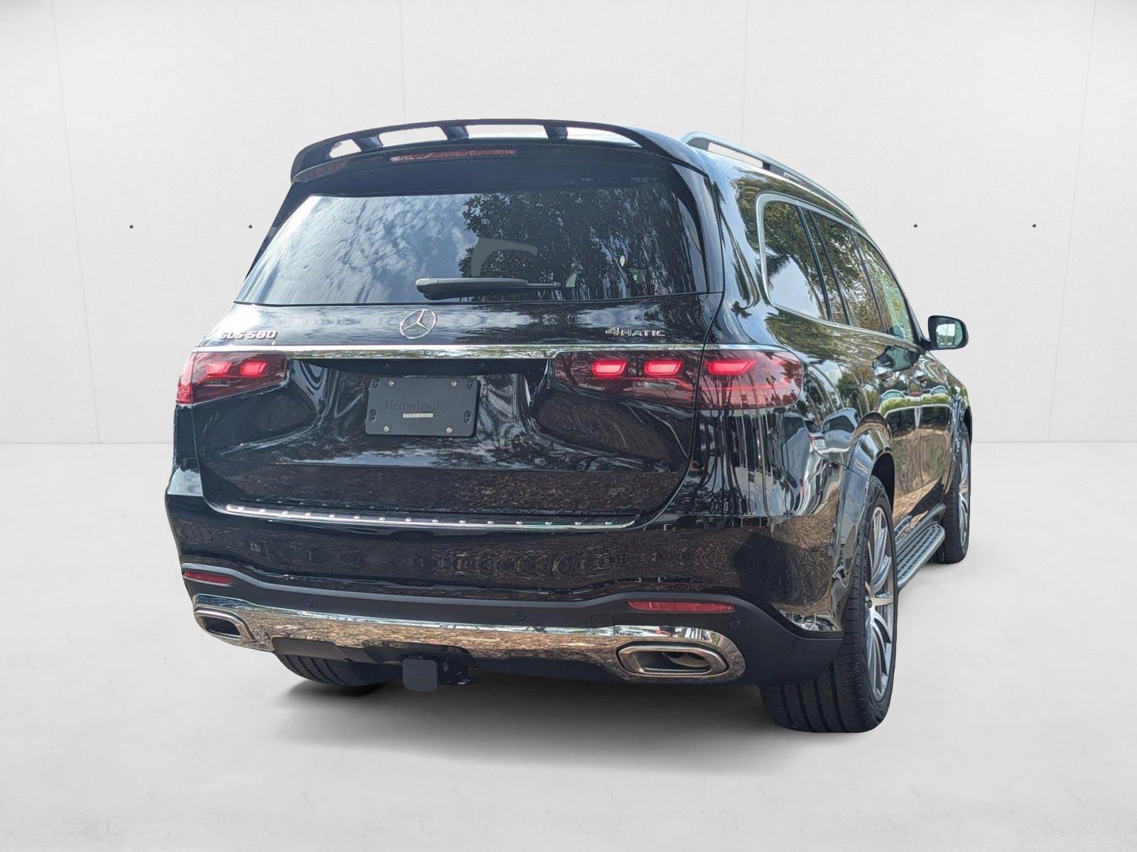 2025 Mercedes Benz GLS 580 4MATIC photo 2