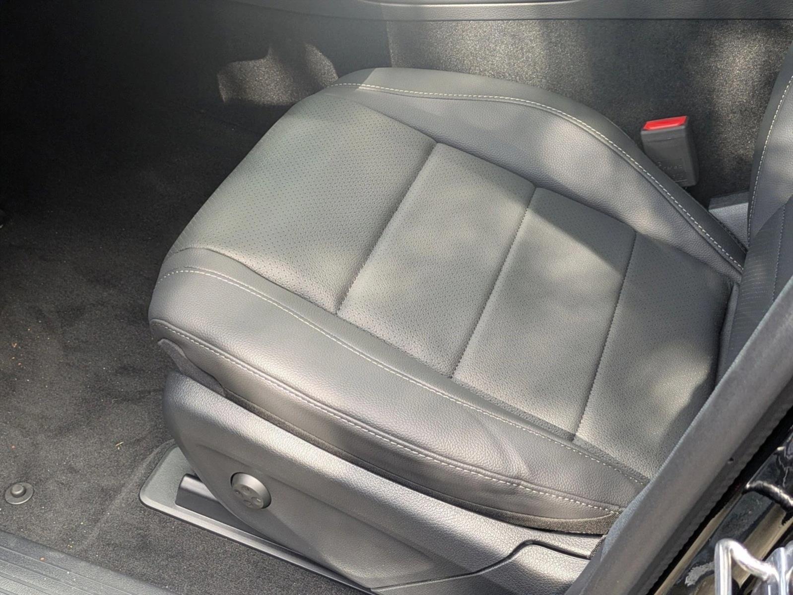 2026 Mercedes Benz GLE 450 4MATIC photo 4