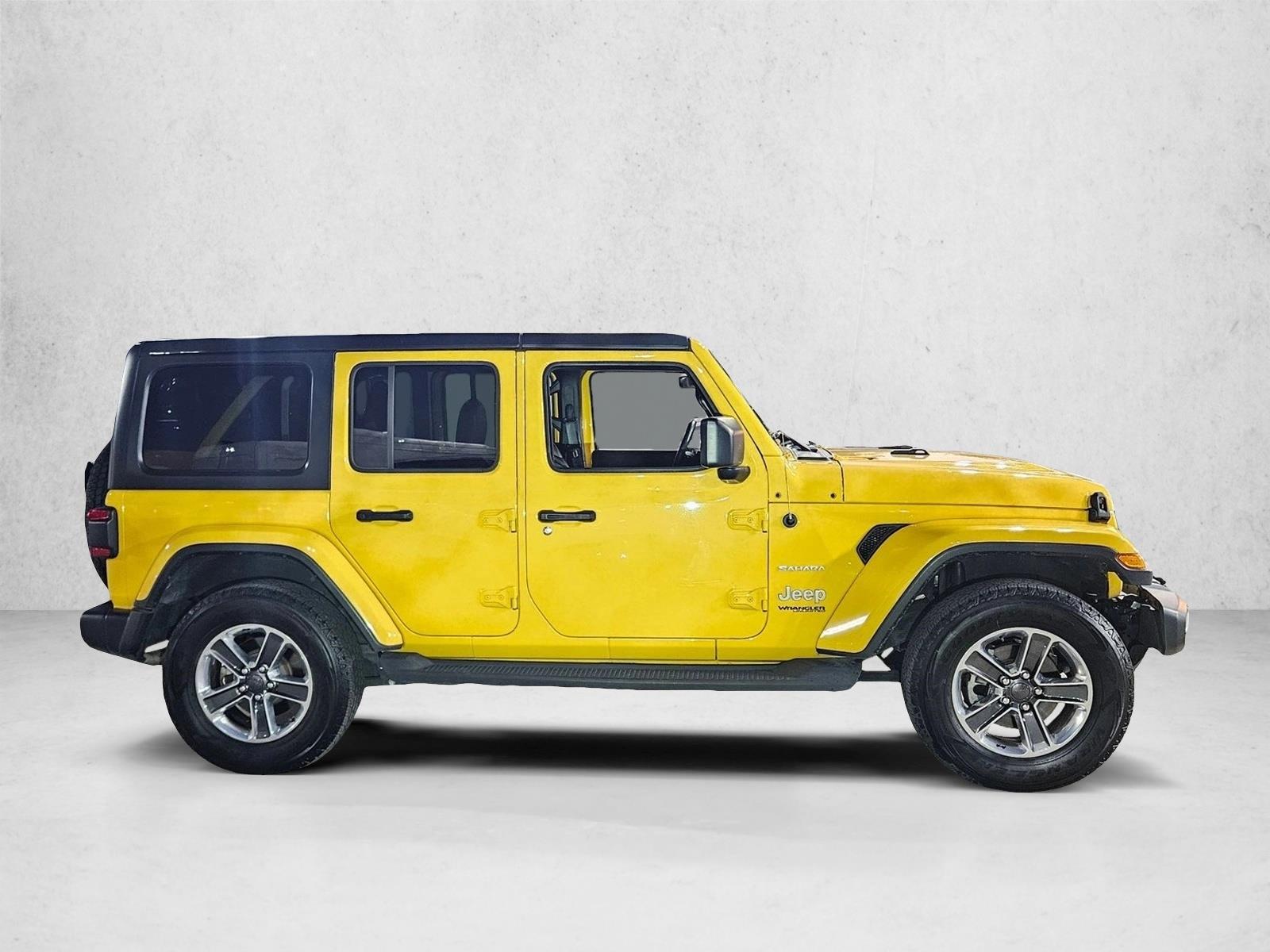 2018 Jeep Wrangler Unlimited Sahara photo 2