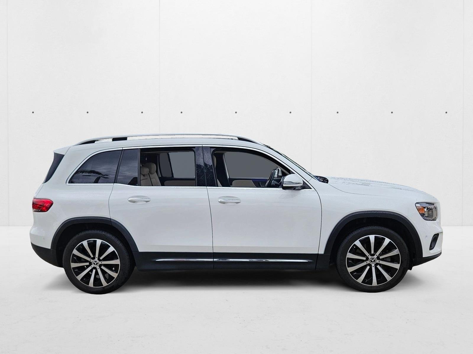 2021 Mercedes Benz GLB 250 photo 2