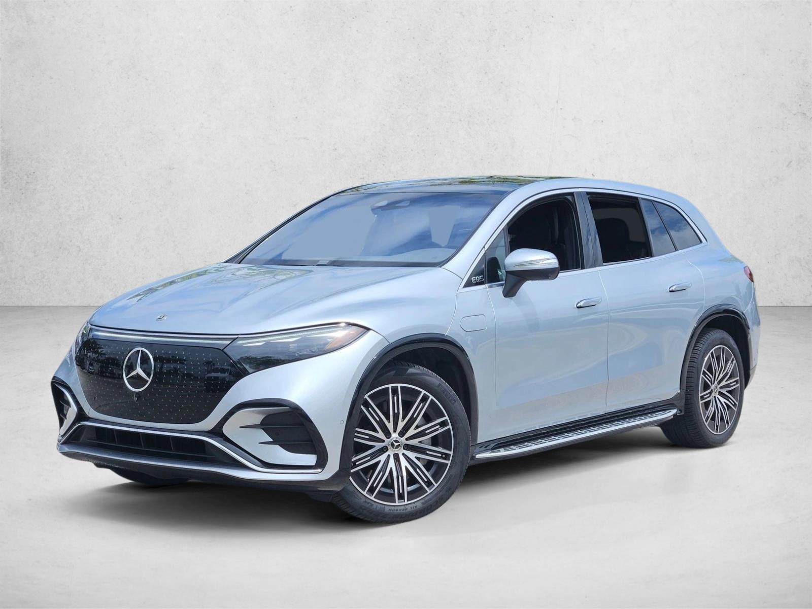 2023 Mercedes-Benz EQS SUV EQS 580 4MATIC's photo