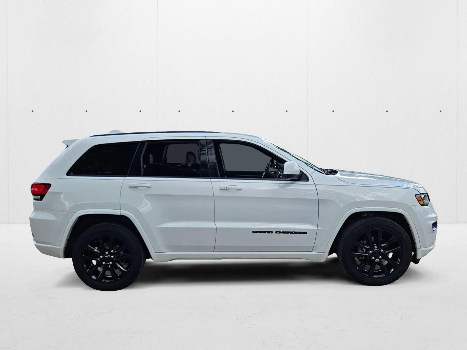 2018 Jeep Grand Cherokee Laredo photo 4