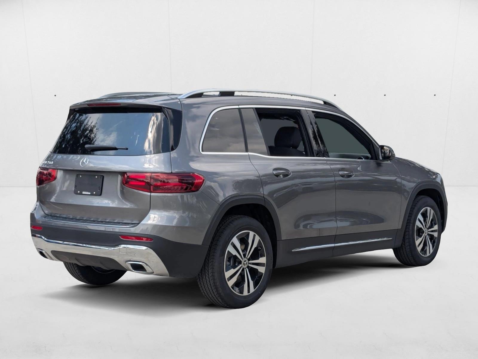 2026 Mercedes Benz GLB 250 photo 2