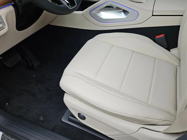 2025 Mercedes Benz GLE 450 4MATIC photo 4