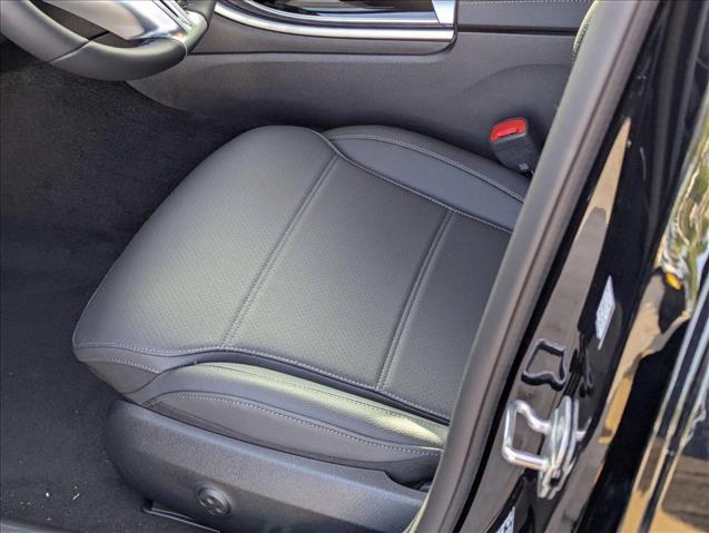 2025 Mercedes Benz C 300 Sedan photo 4