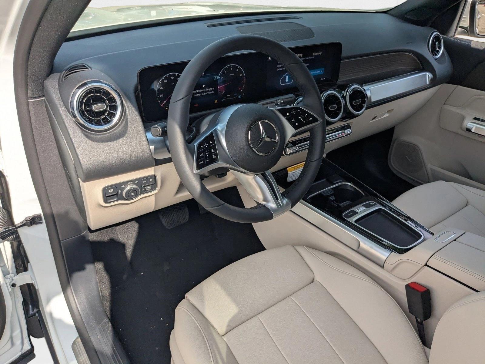 2026 Mercedes Benz GLB 250 photo 3