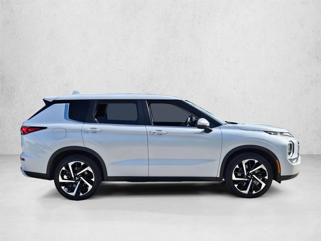 Used 2023 Mitsubishi Outlander SE Special Edition SUV