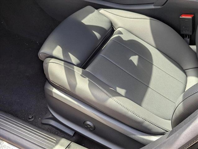 2025 Mercedes Benz CLA 250 photo 4