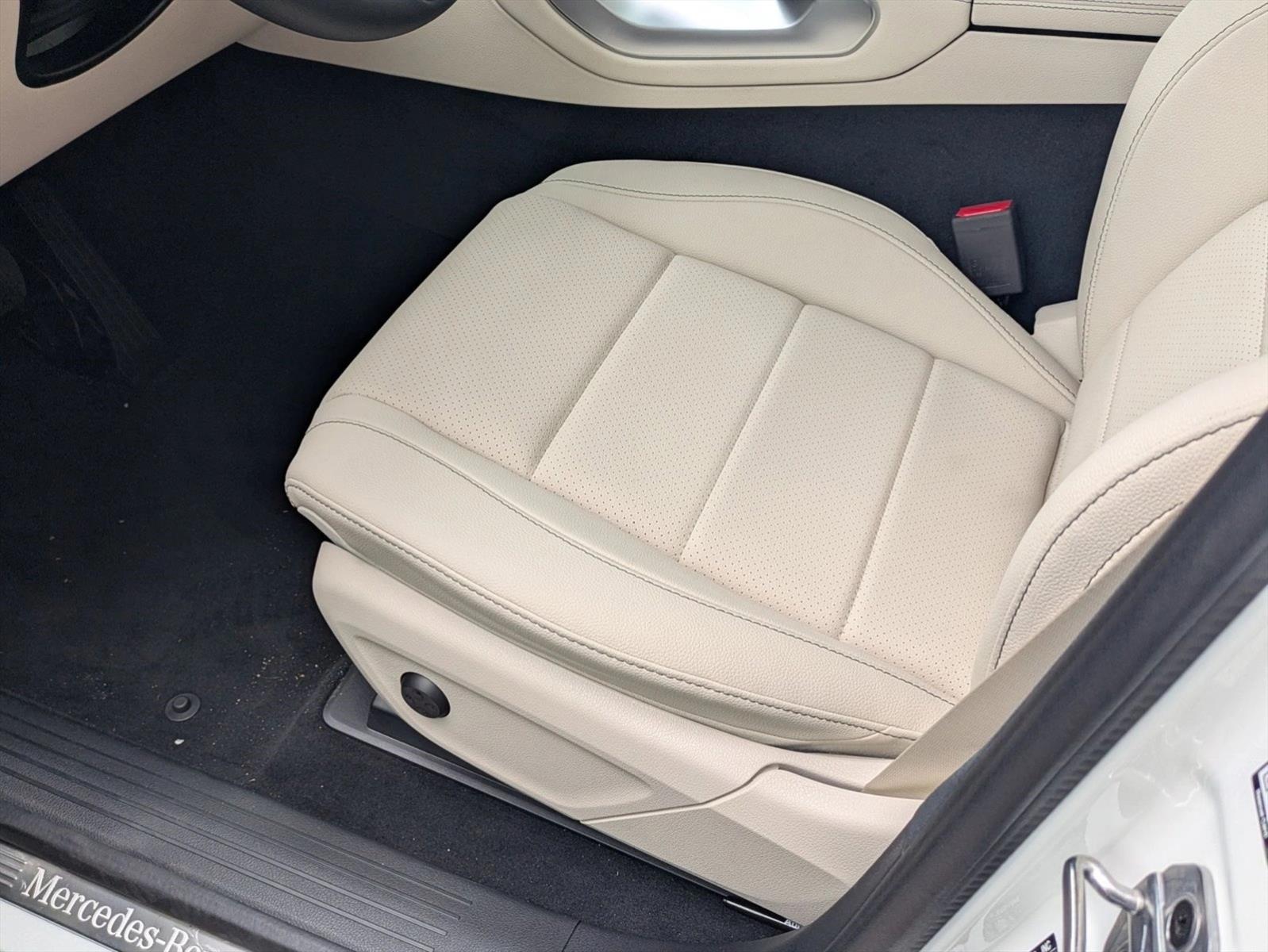 2025 Mercedes Benz GLE 450 4MATIC photo 3