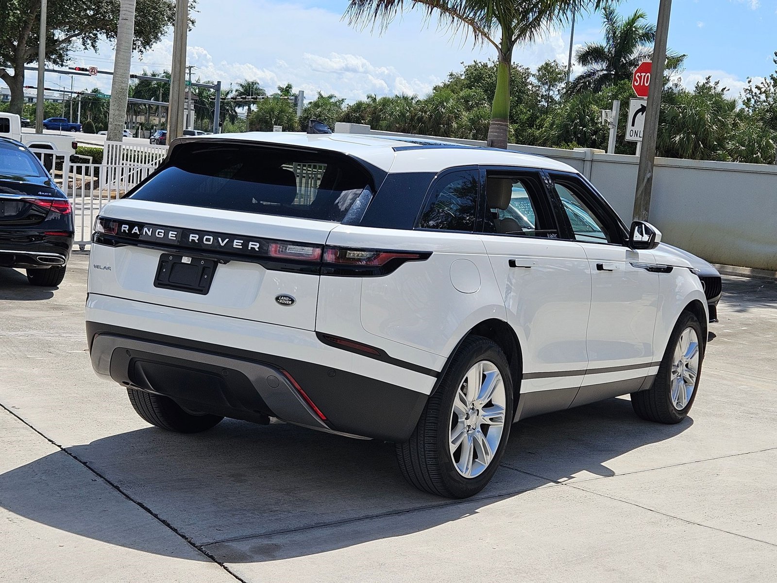 2023 Land Rover Range Rover Velar S photo 2