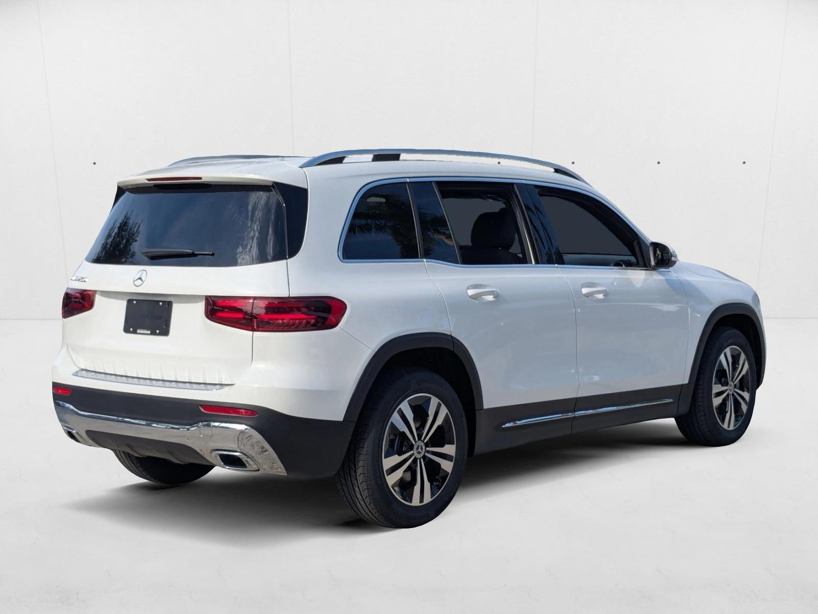 2026 Mercedes Benz GLB 250 photo 2