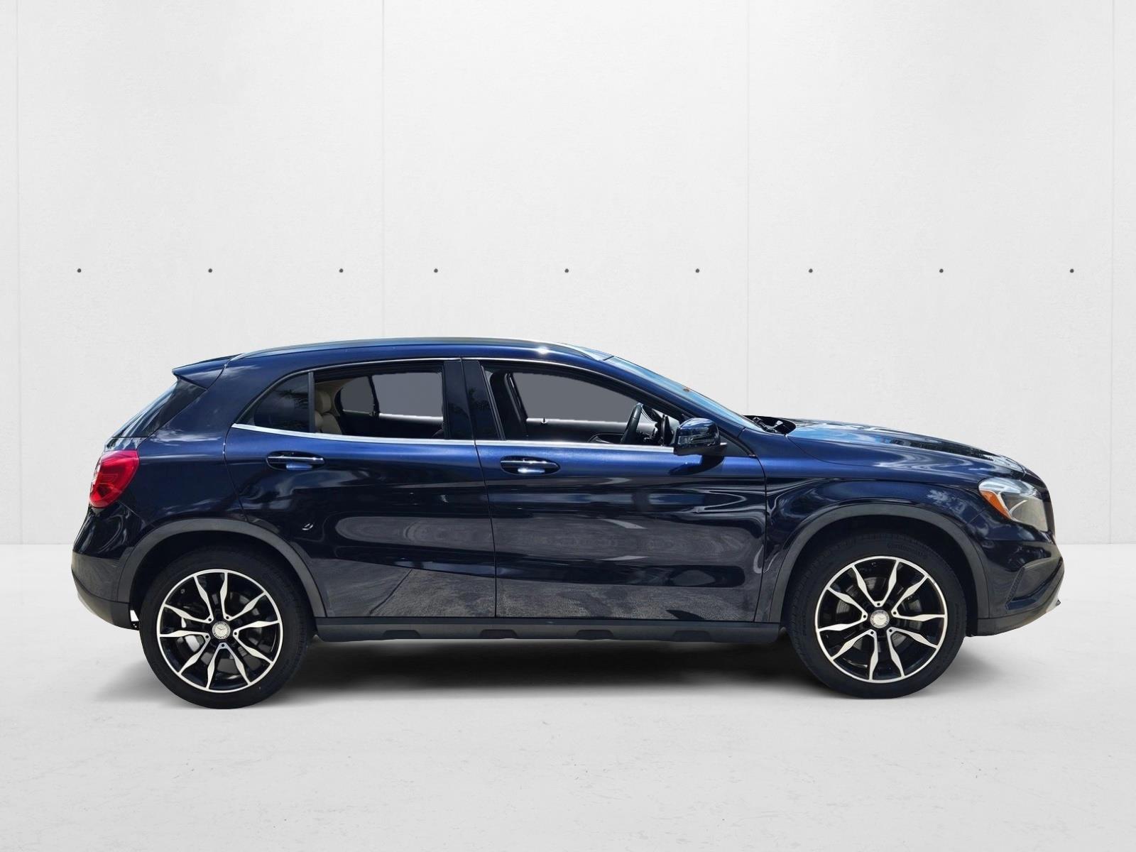 2017 Mercedes Benz GLA 250 4MATIC photo 3