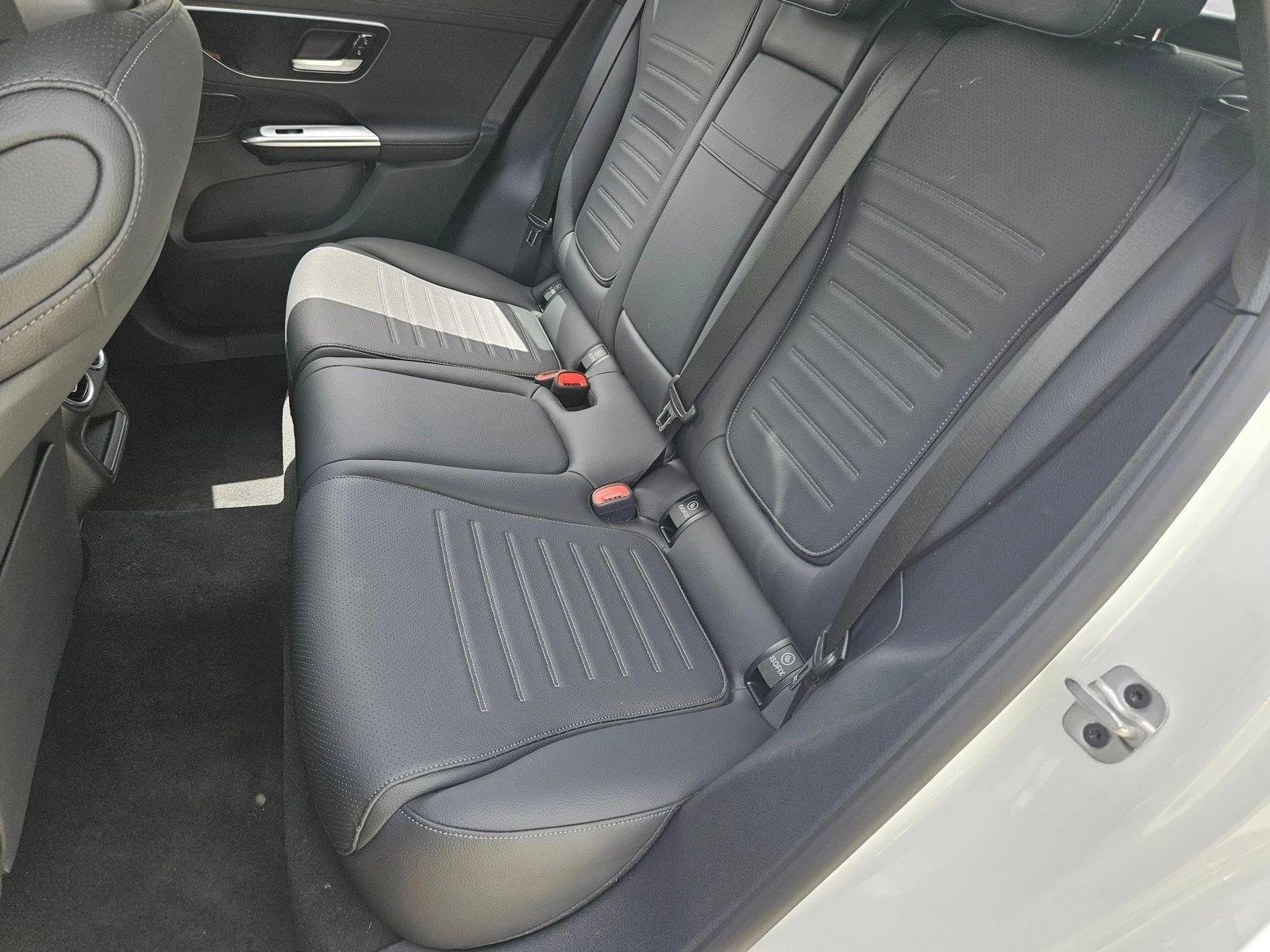 2026 Mercedes-Benz GLC Base - Photo 17