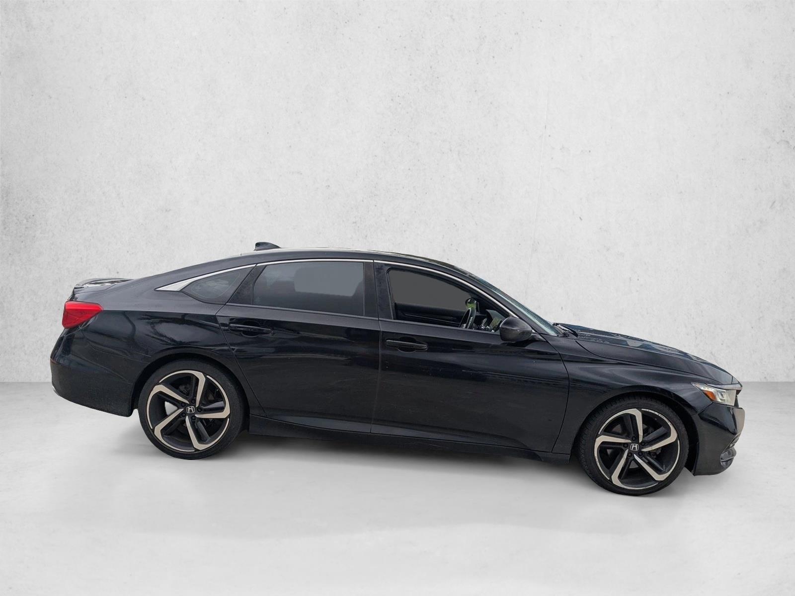 2019 Honda Accord Sport photo 4
