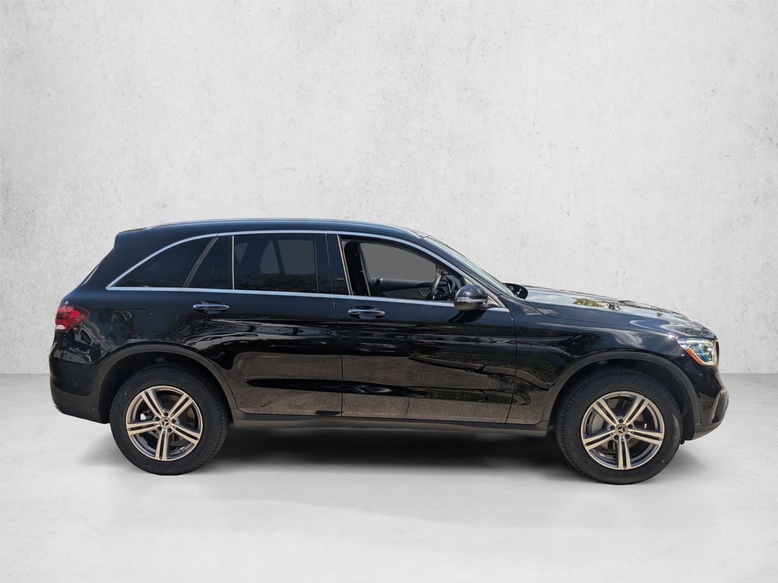 2022 Mercedes Benz GLC 300 photo 4