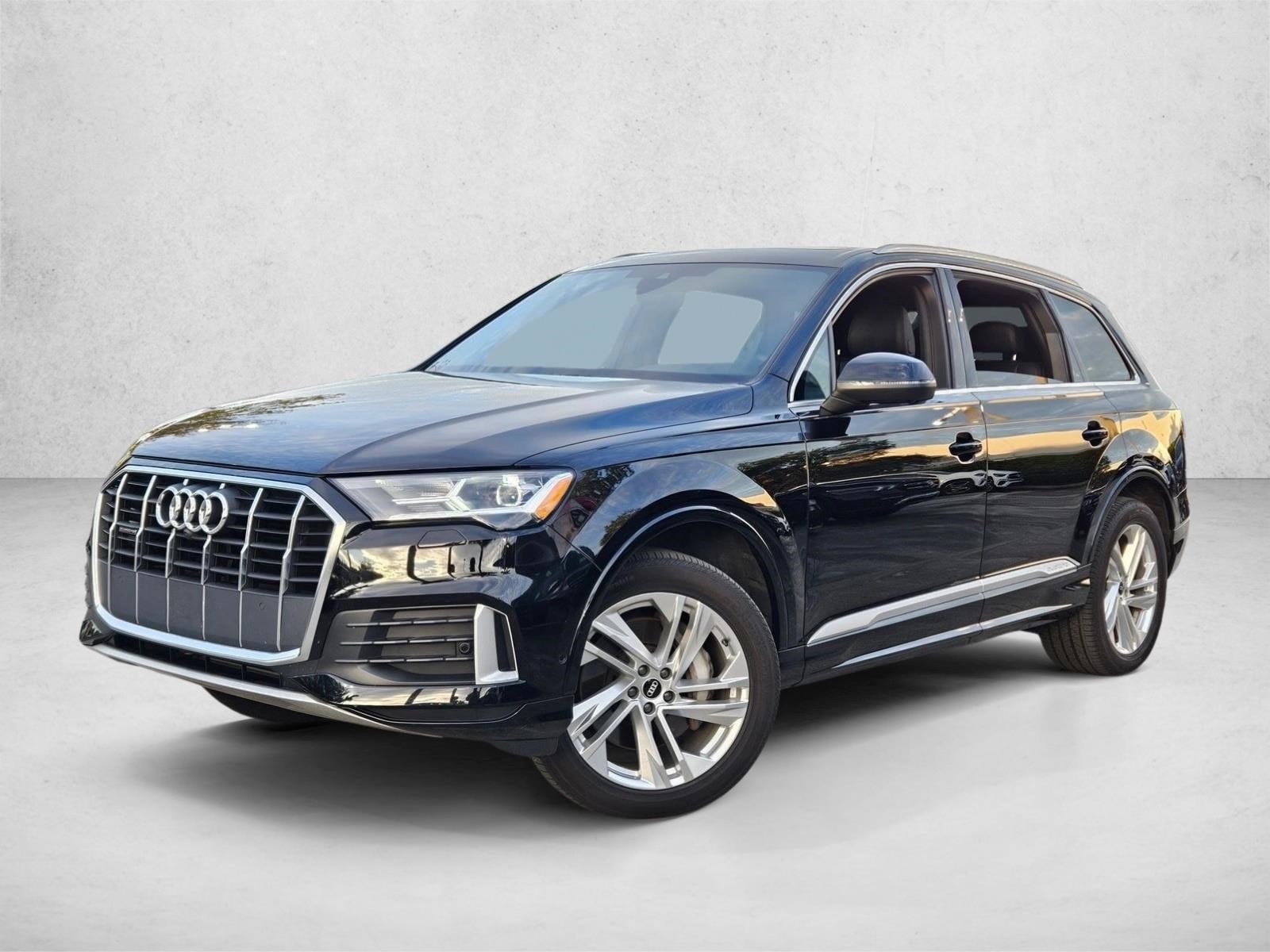2021 Audi Q7 Premium's photo