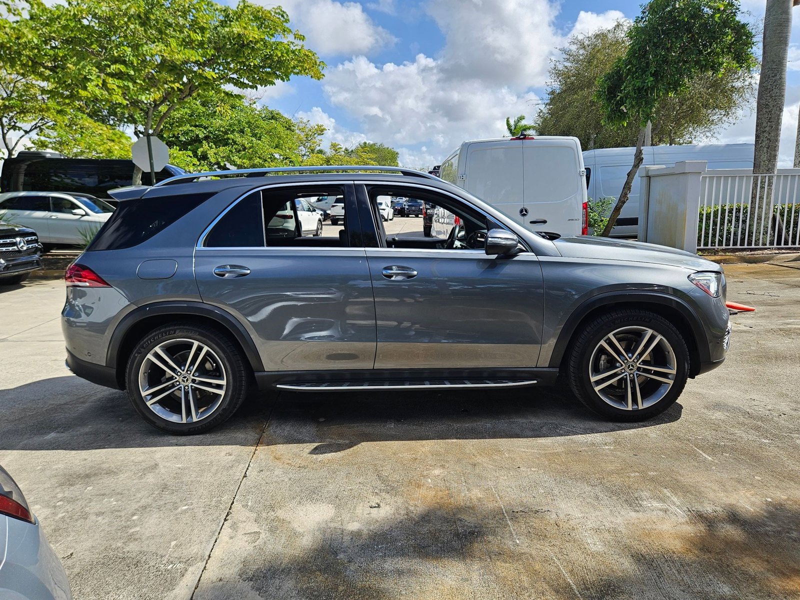 2022 Mercedes Benz GLE 350 photo 2