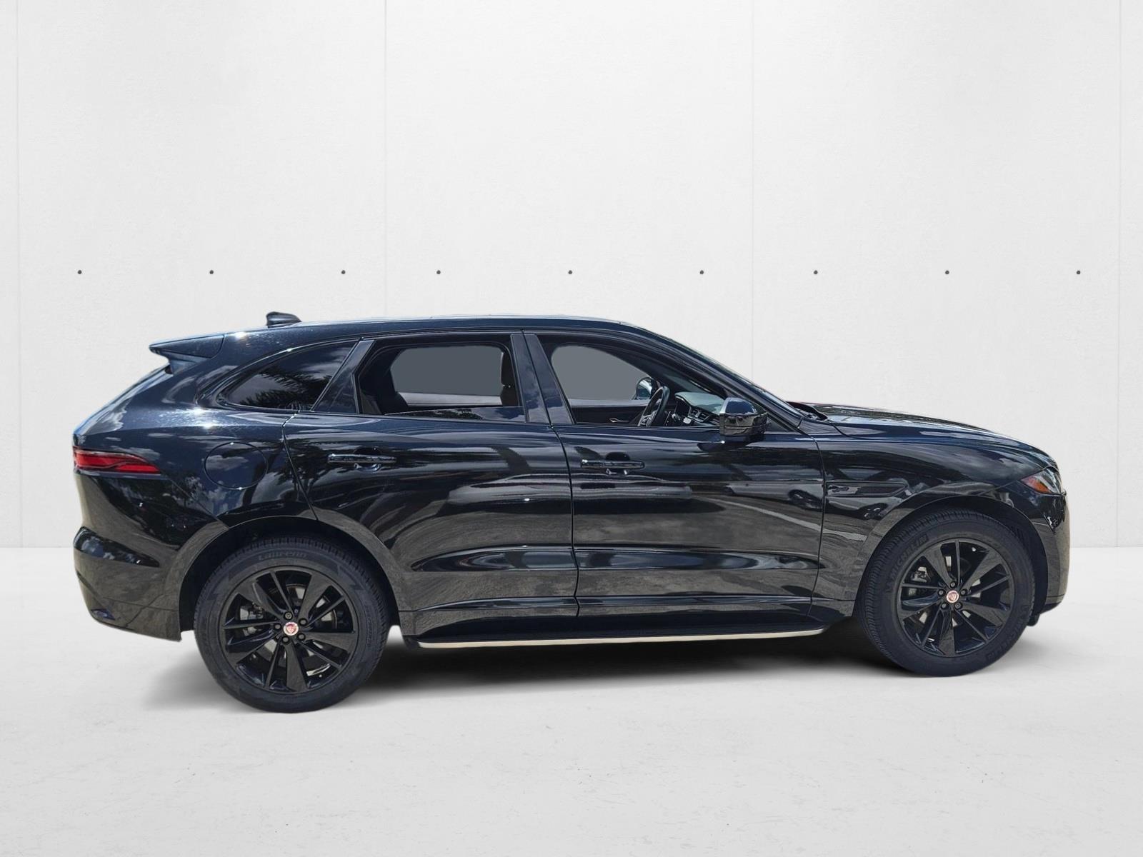 2022 Jaguar F-PACE P250 S photo 3