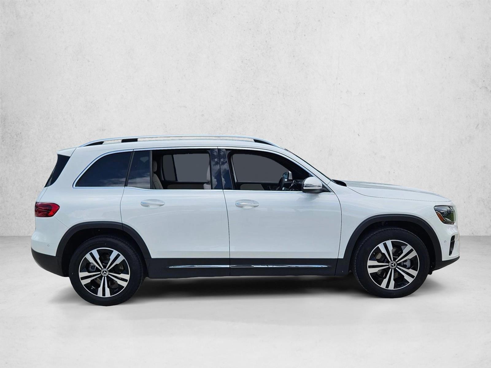 2025 Mercedes Benz GLB 250 photo 4