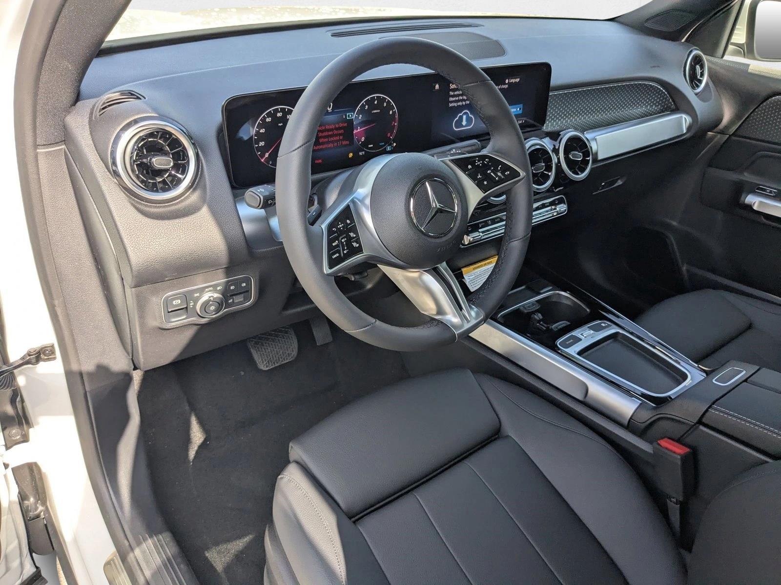 2026 Mercedes Benz GLB 250 photo 3