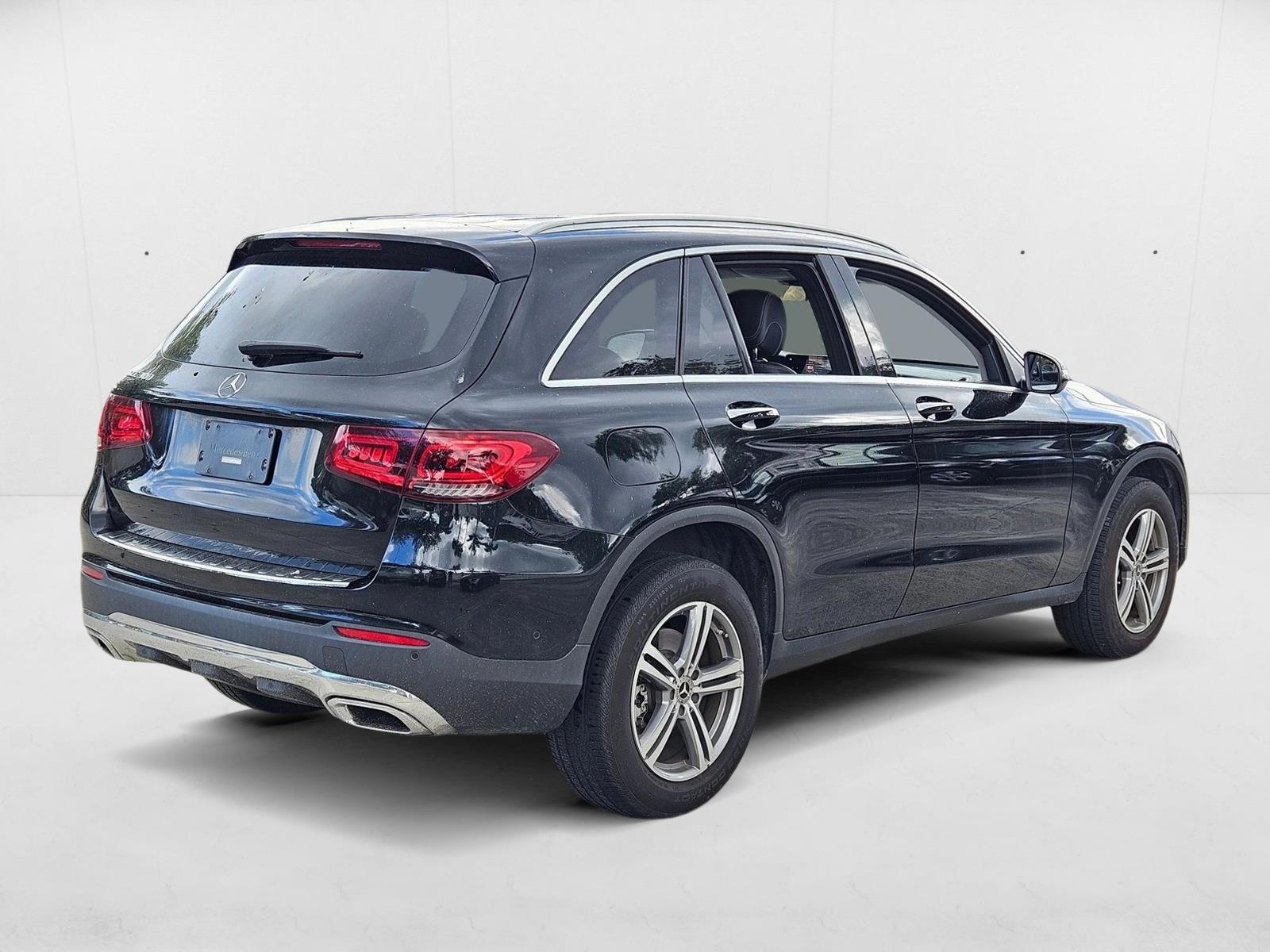 2022 Mercedes Benz GLC 300 photo 3
