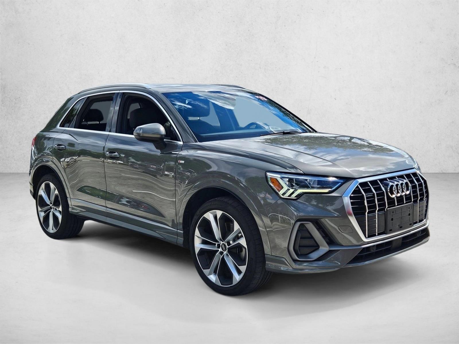 2019 Audi Q3 S line Premium Plus photo 3