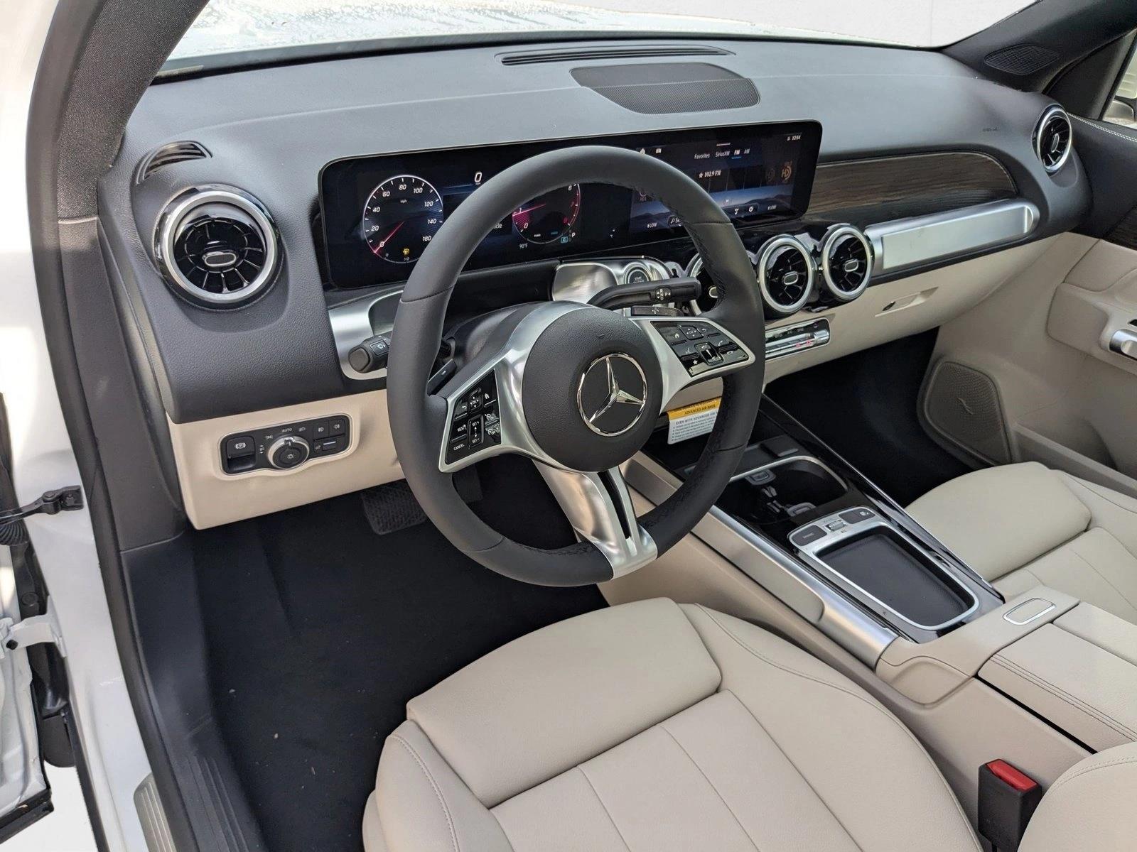2026 Mercedes Benz GLB 250 photo 3