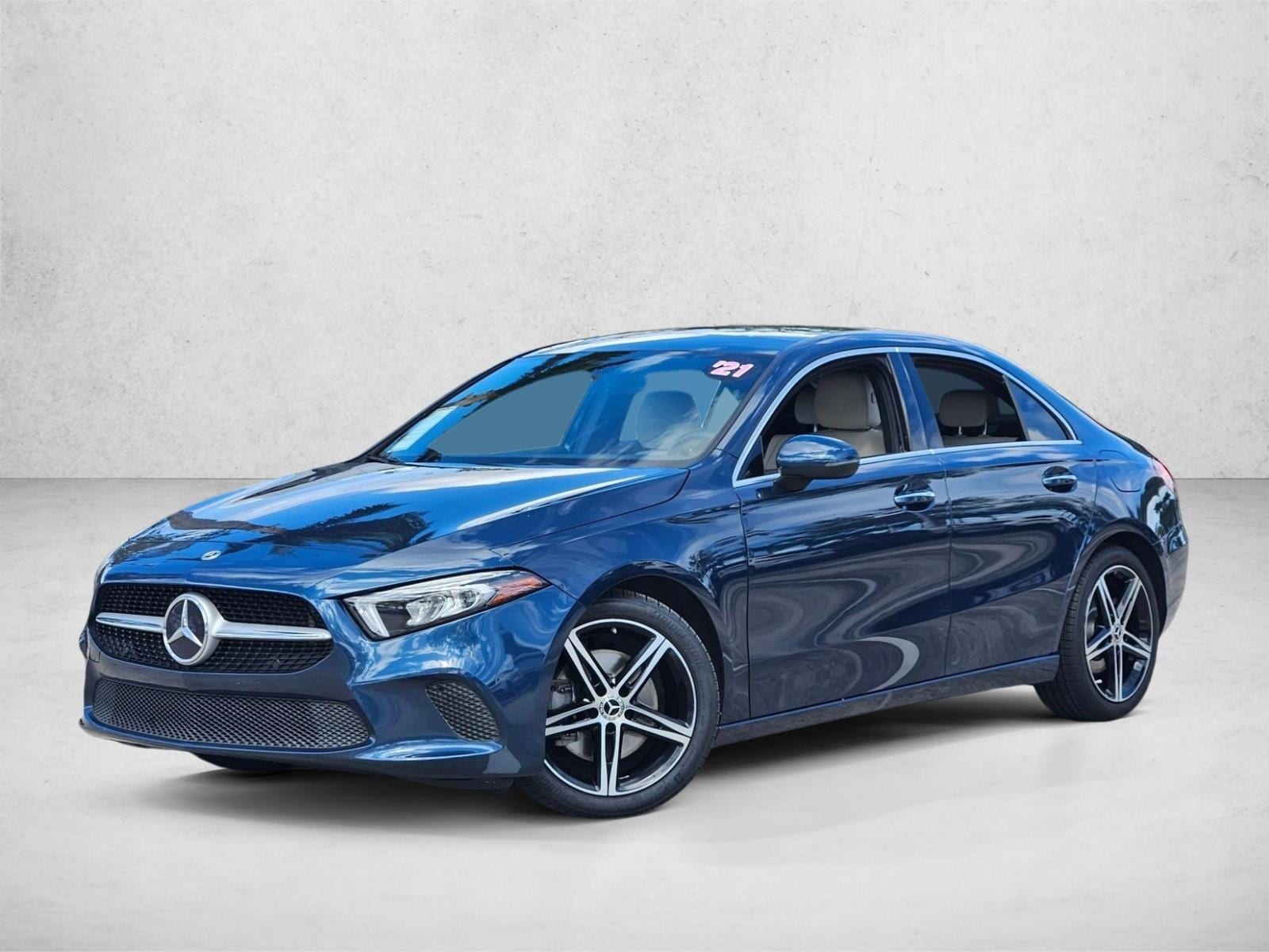 2021 Mercedes-Benz A-Class A220's photo