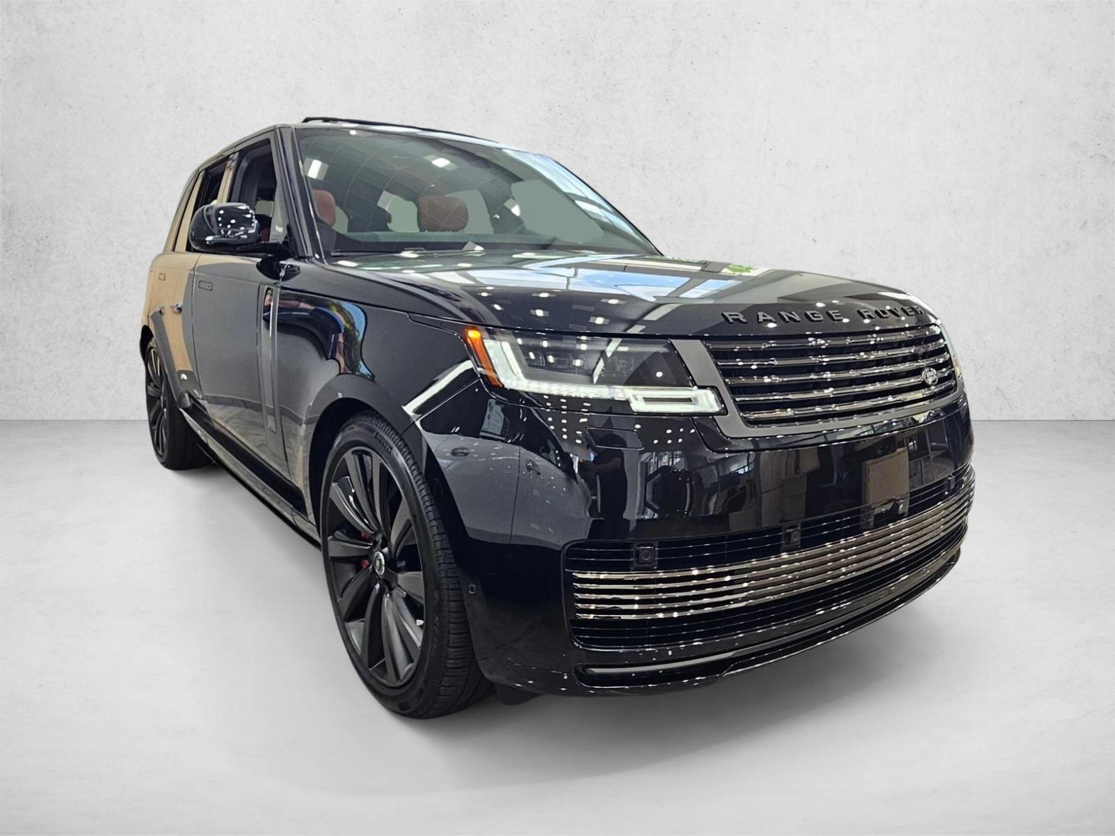 2025 Land Rover Range Rover SV photo 3