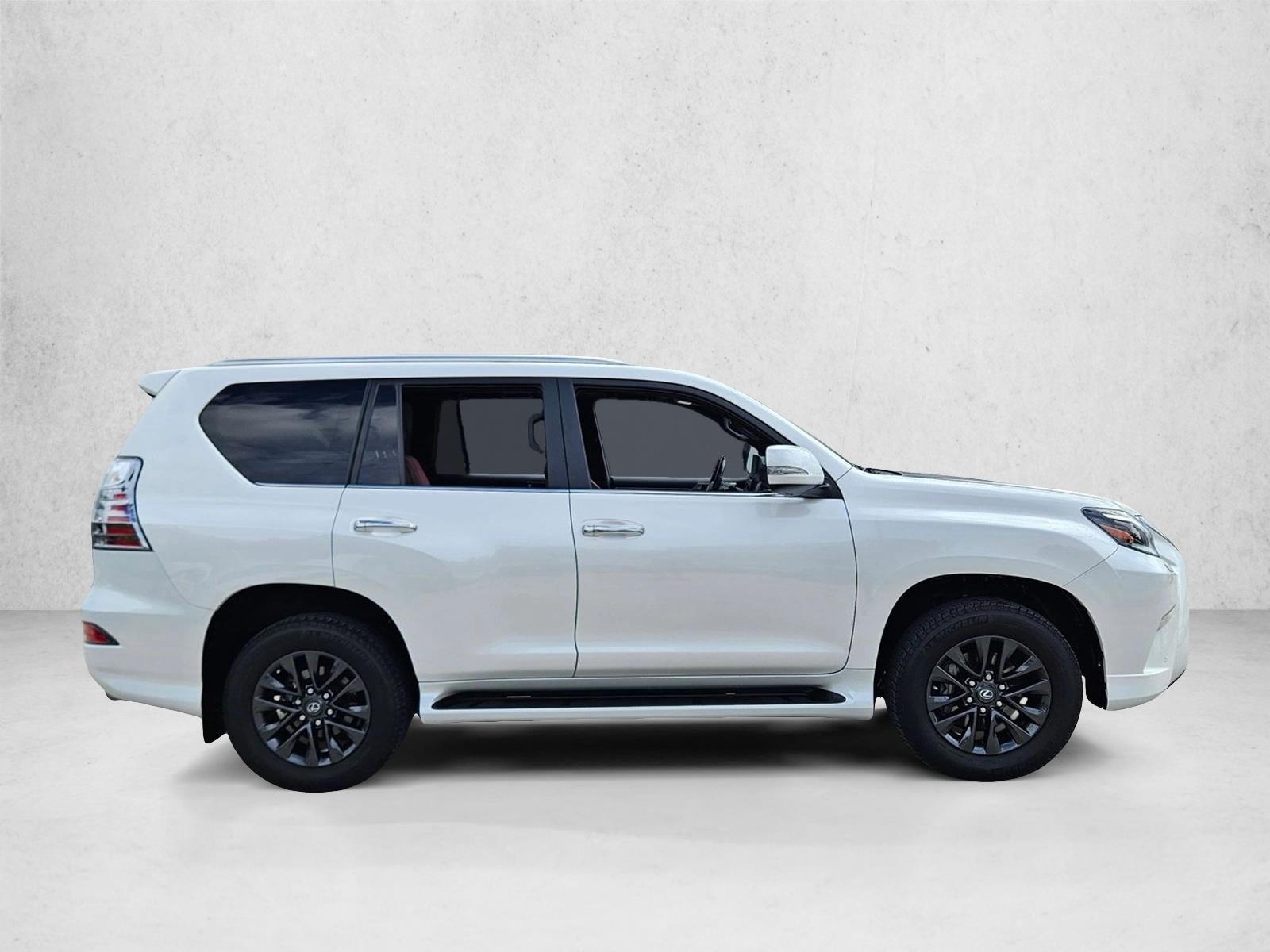 2023 Lexus GX Premium photo 2
