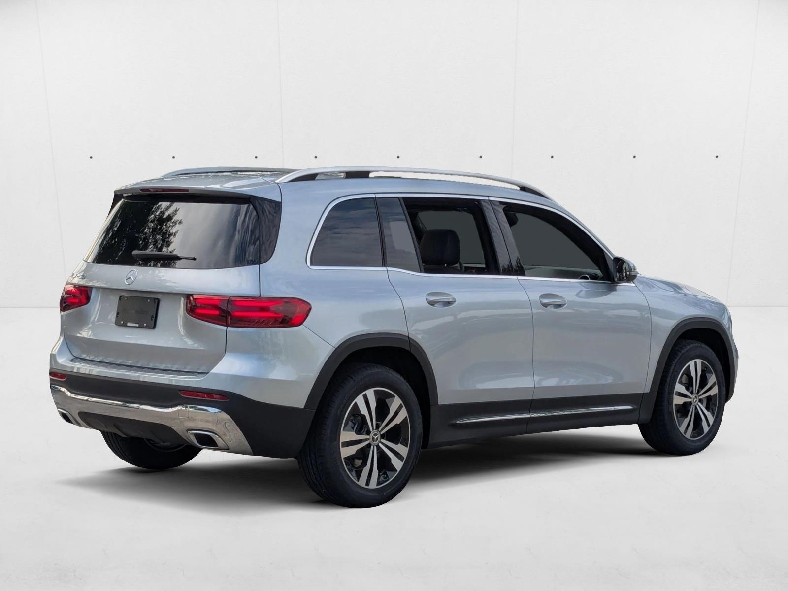 2026 Mercedes Benz GLB 250 photo 2