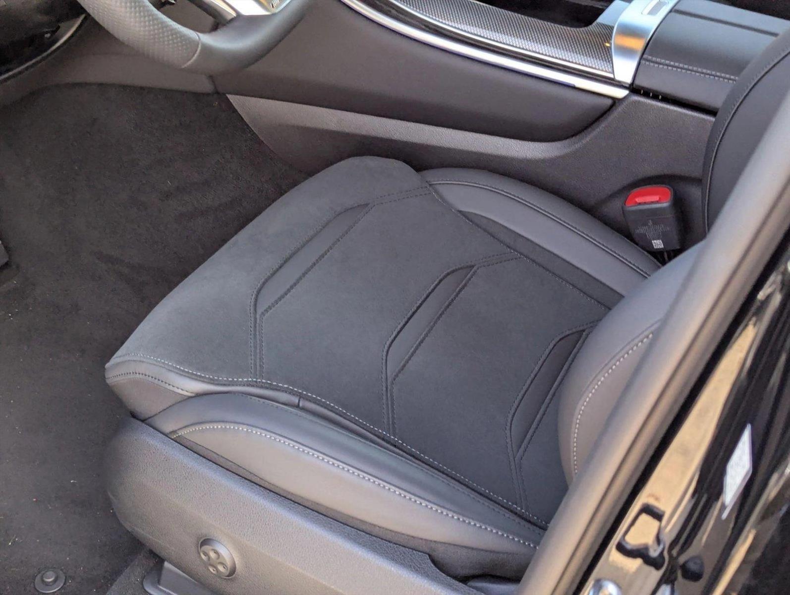 2025 Mercedes Benz GLC AMG 63 E PERFORMANCE 4MATIC photo 4