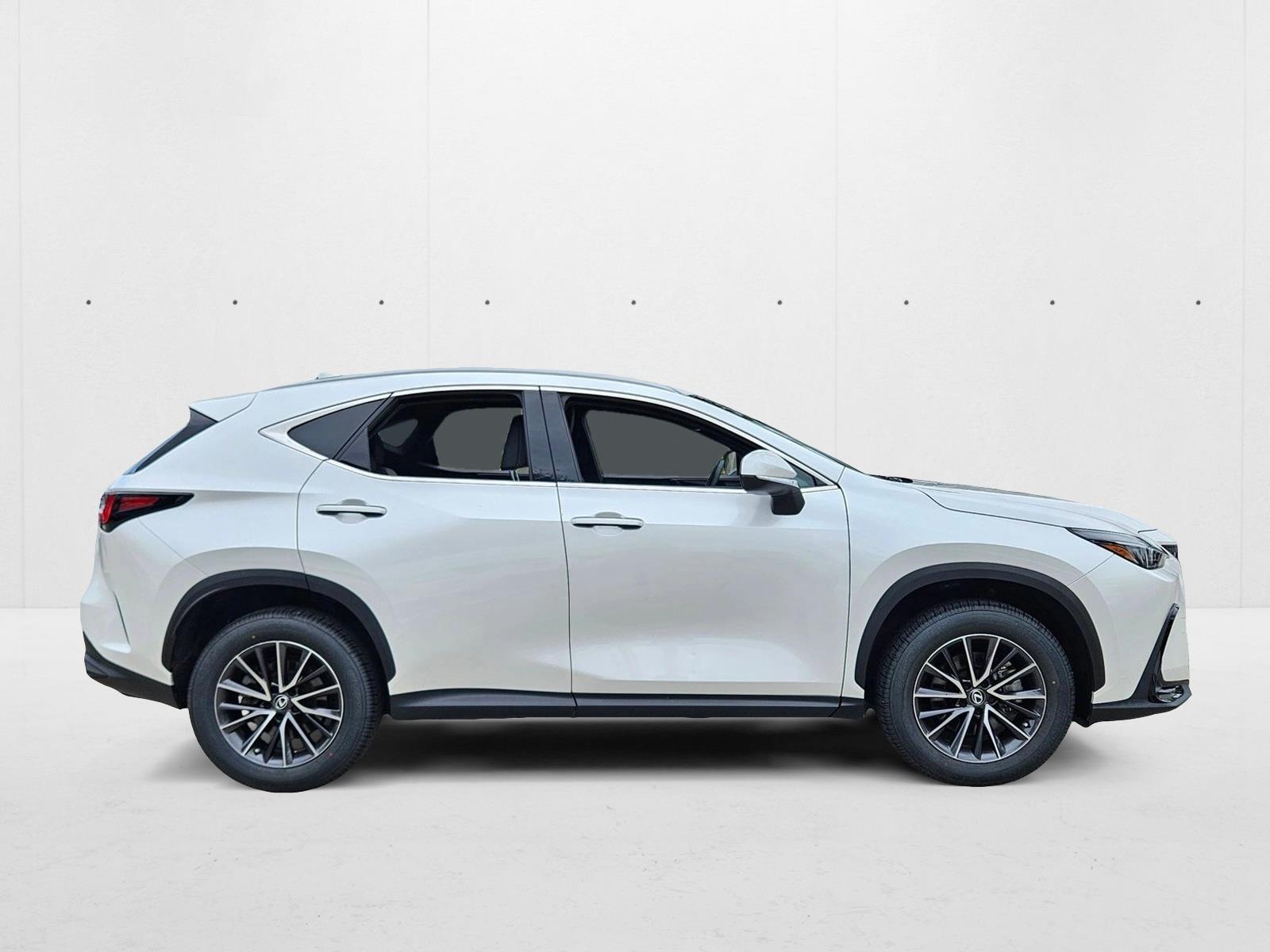 2022 Lexus NX 250 photo 3