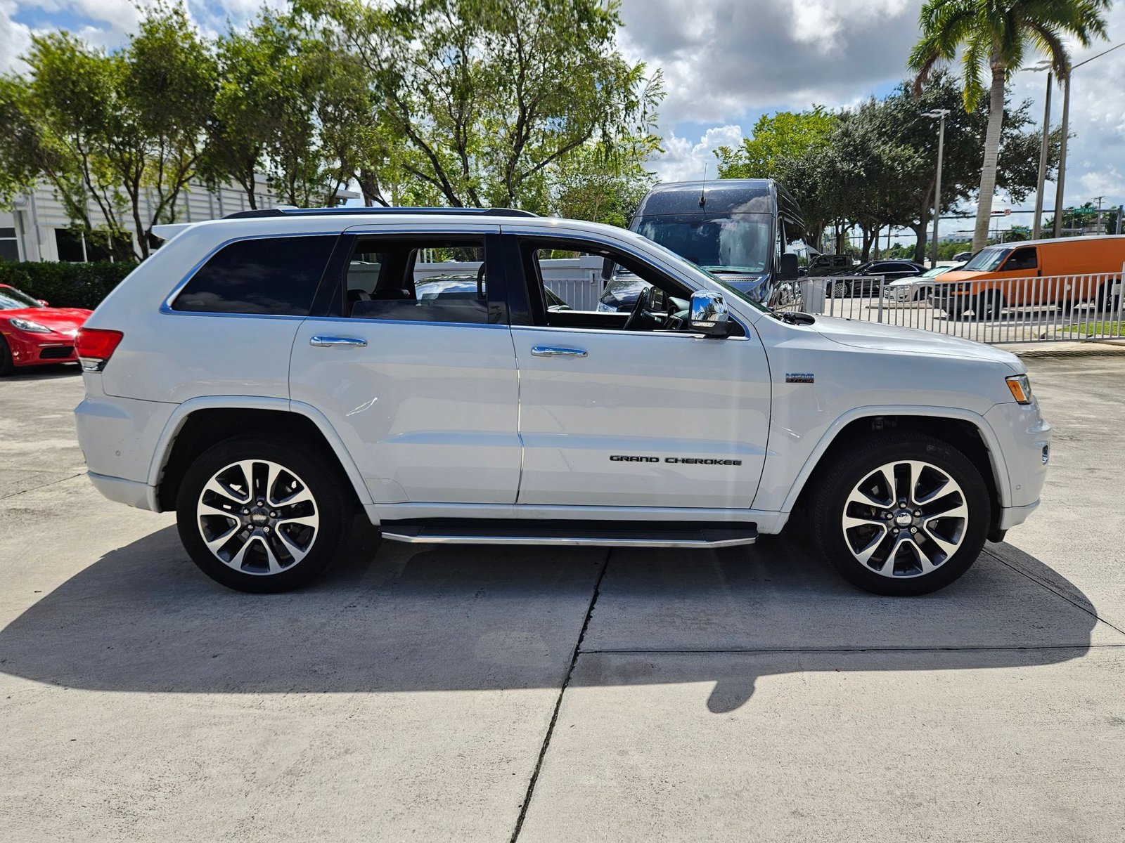Used 2017 Jeep Grand Cherokee Overland 4x4 SUV