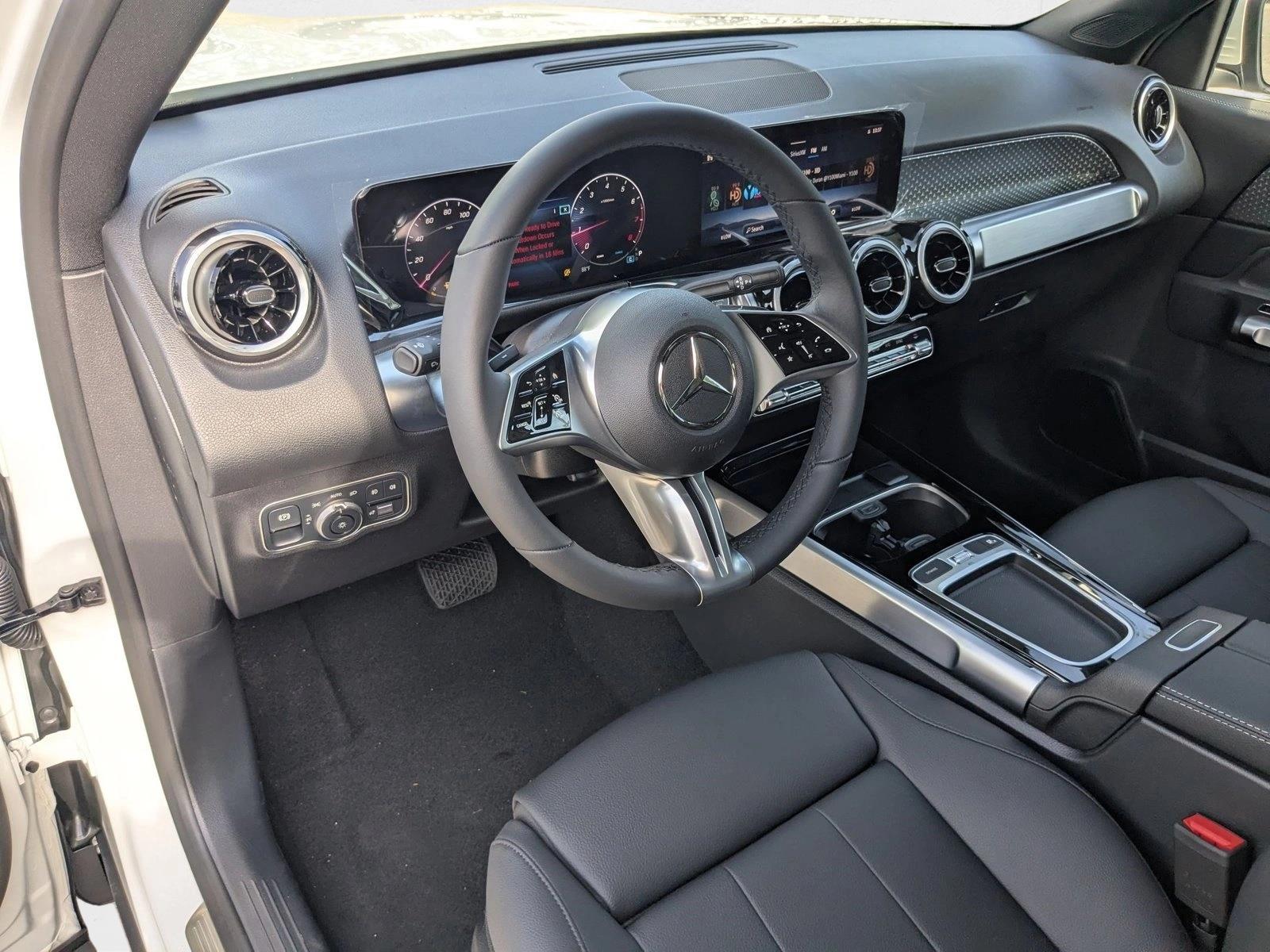 2026 Mercedes Benz GLB 250 photo 3