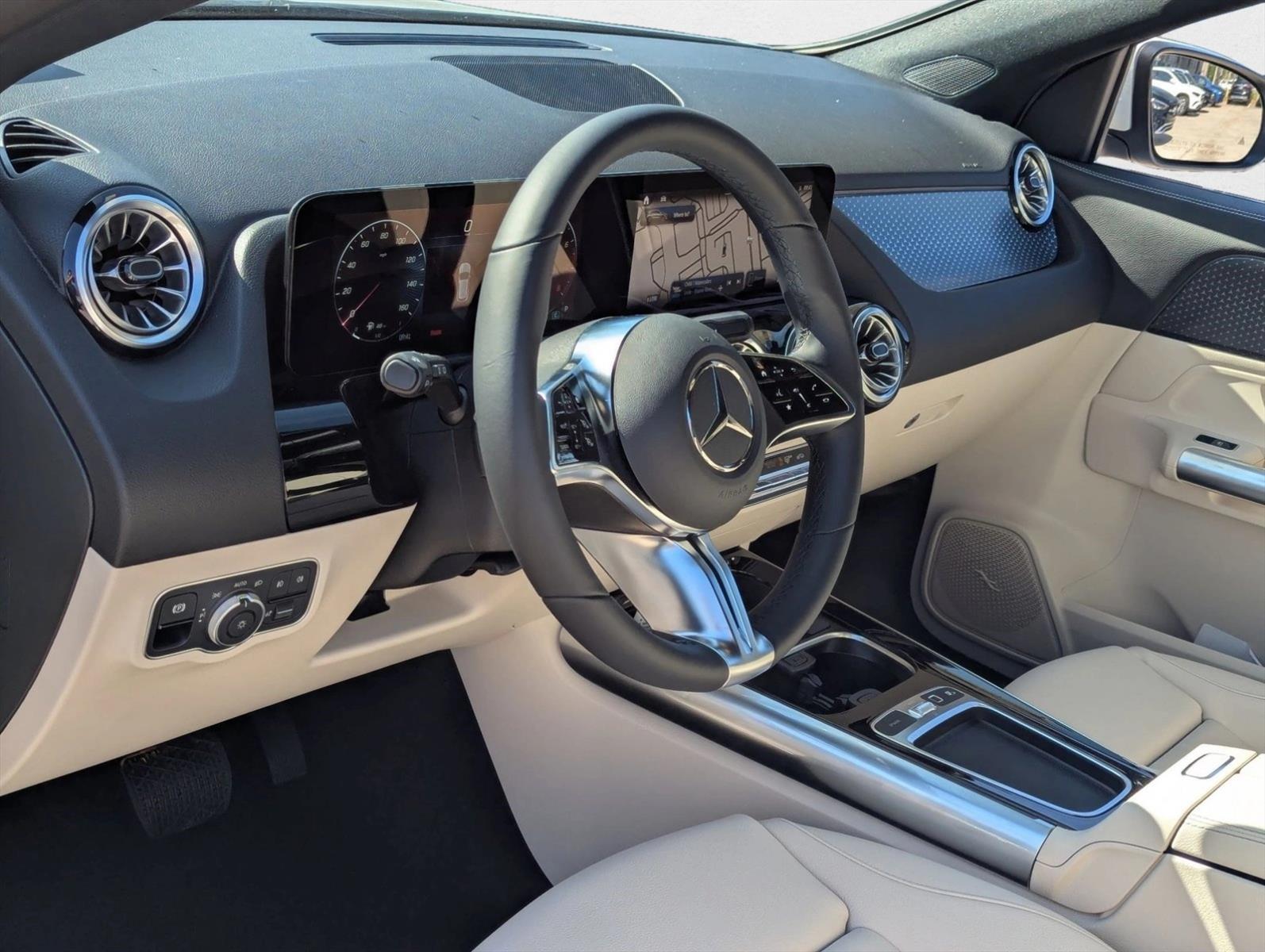 2025 Mercedes Benz GLA 250 photo 3