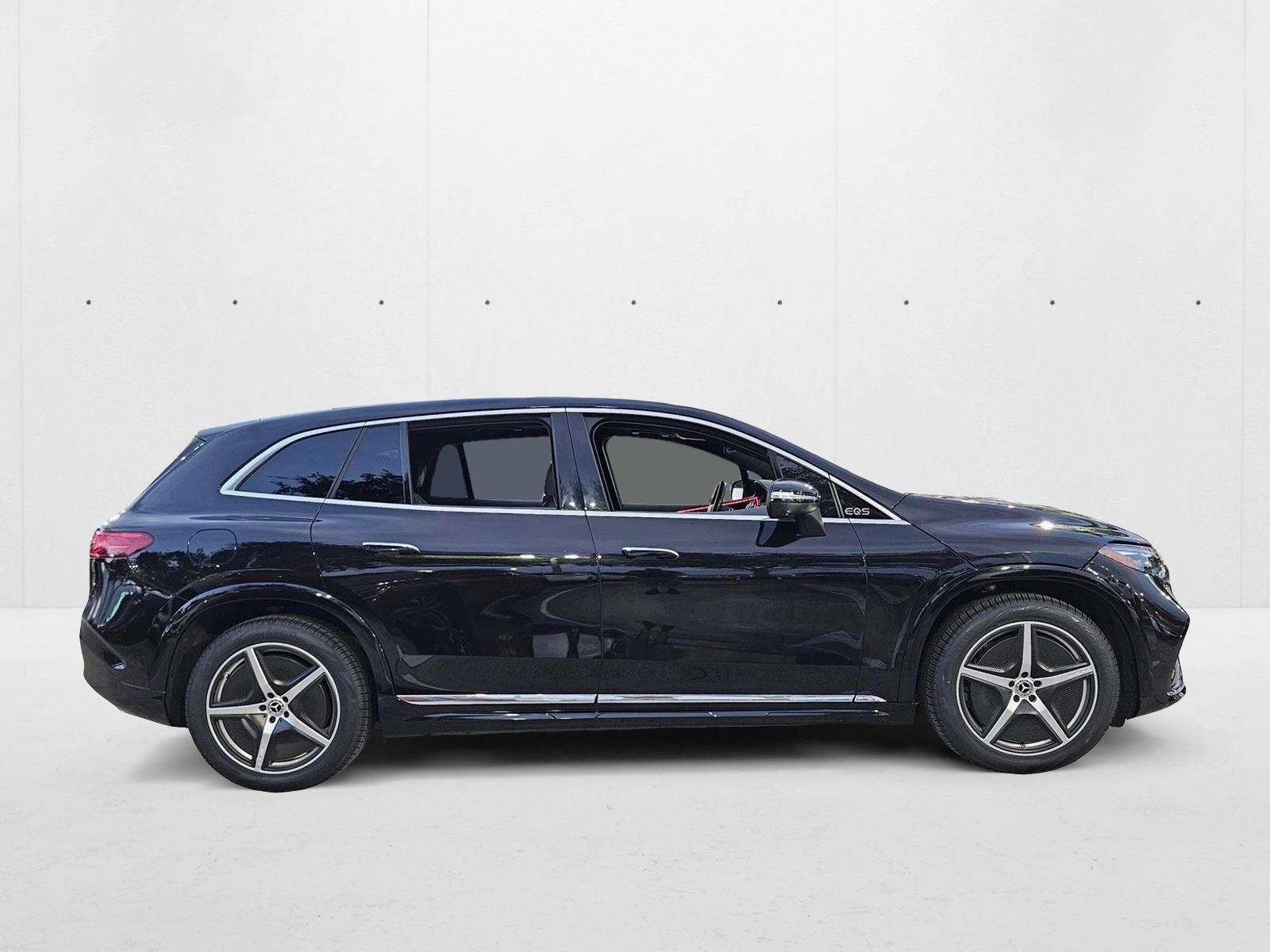 2023 Mercedes Benz EQS SUV 580 4MATIC photo 4