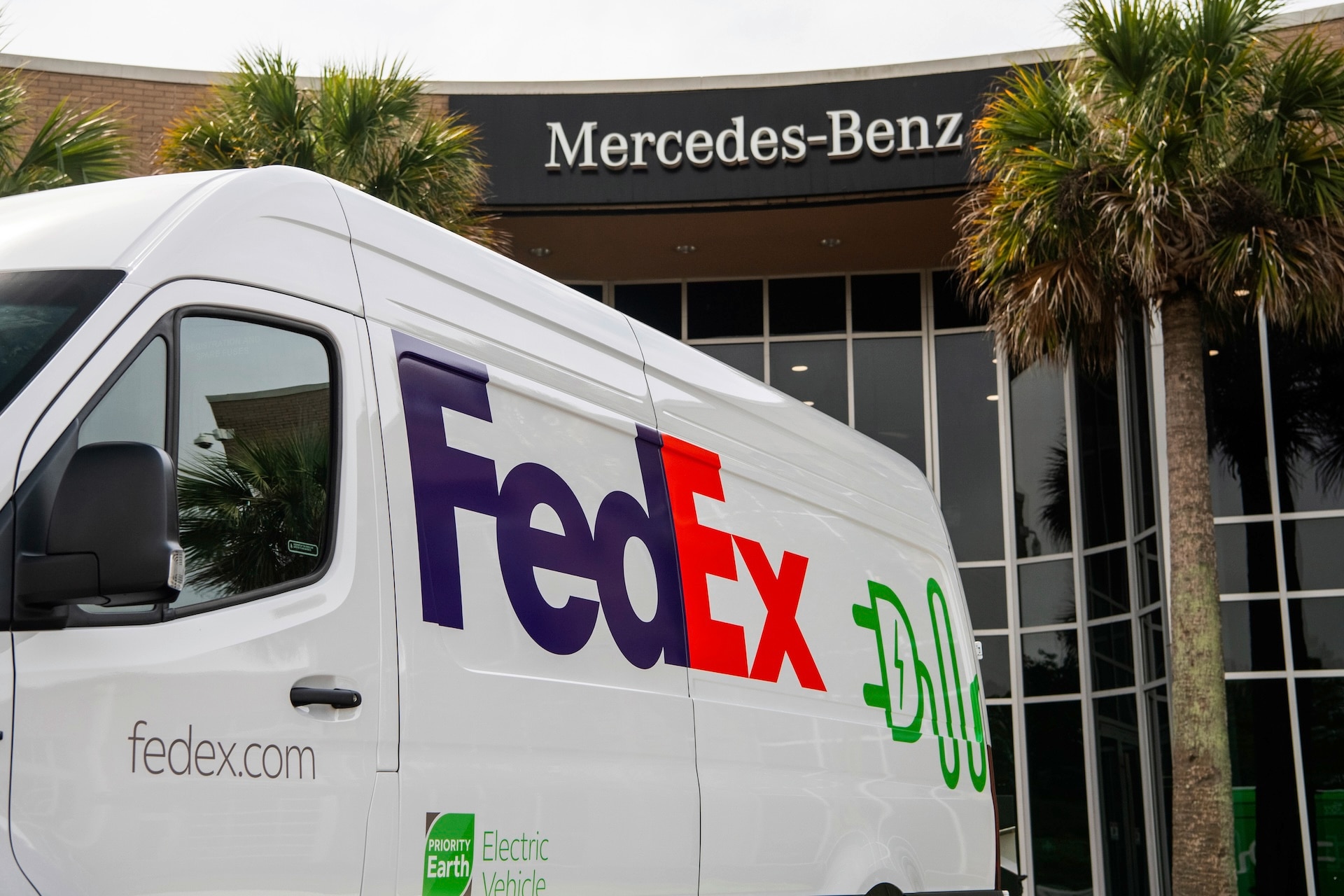 2025_Mercedes-Benz_Sprinter_5-million_30-years_fedex.jpg