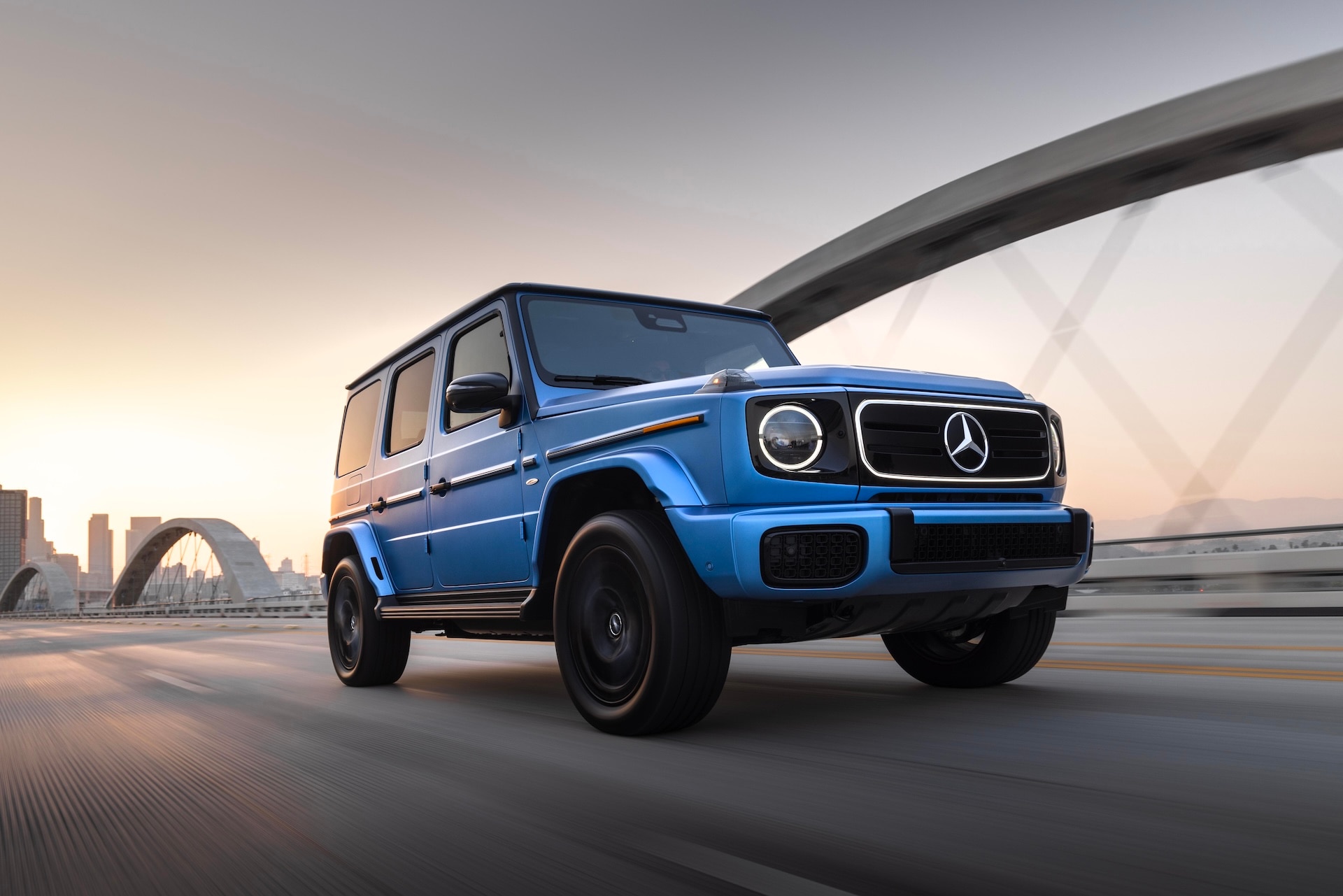 2025_Mercedes-Benz_G580_EQ_Technology_passenger_1.4.jpg