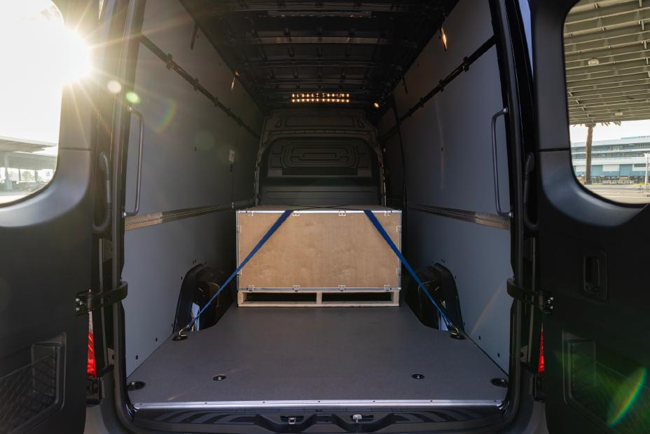 eSprinter%20cargo%20bay.jpg