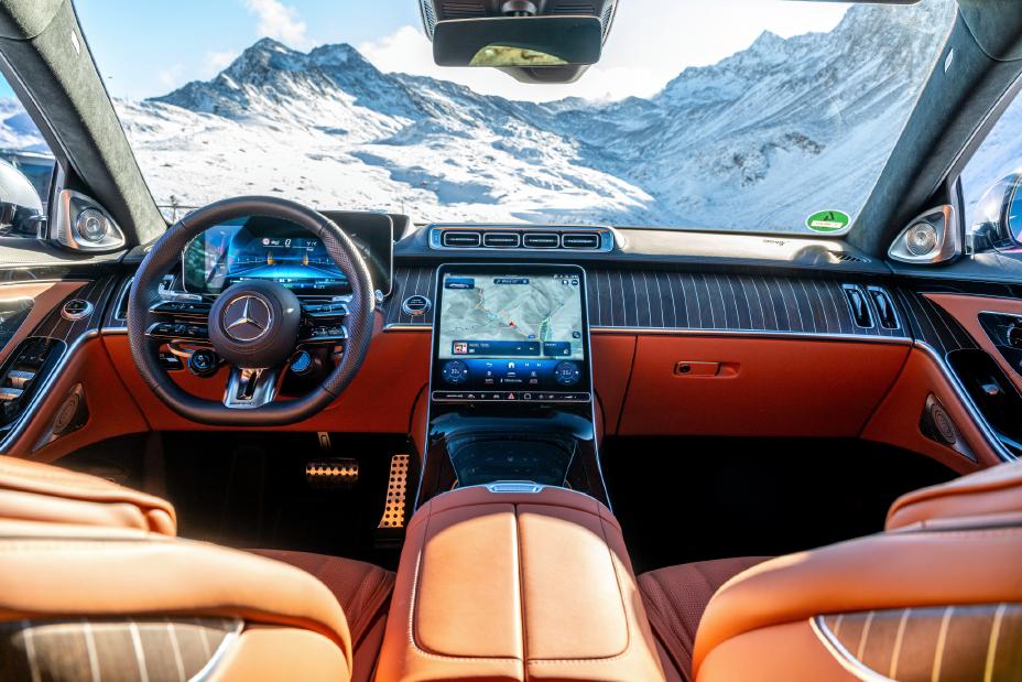 AMG%20S%2063%20Dash.jpg