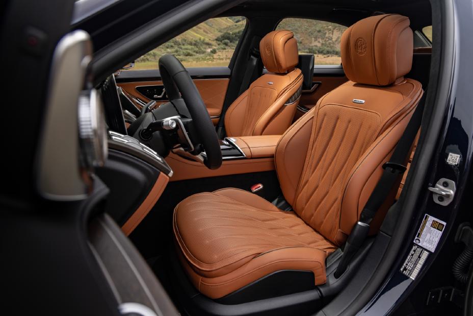 AMG%20S%2063%20front%20seats.jpg