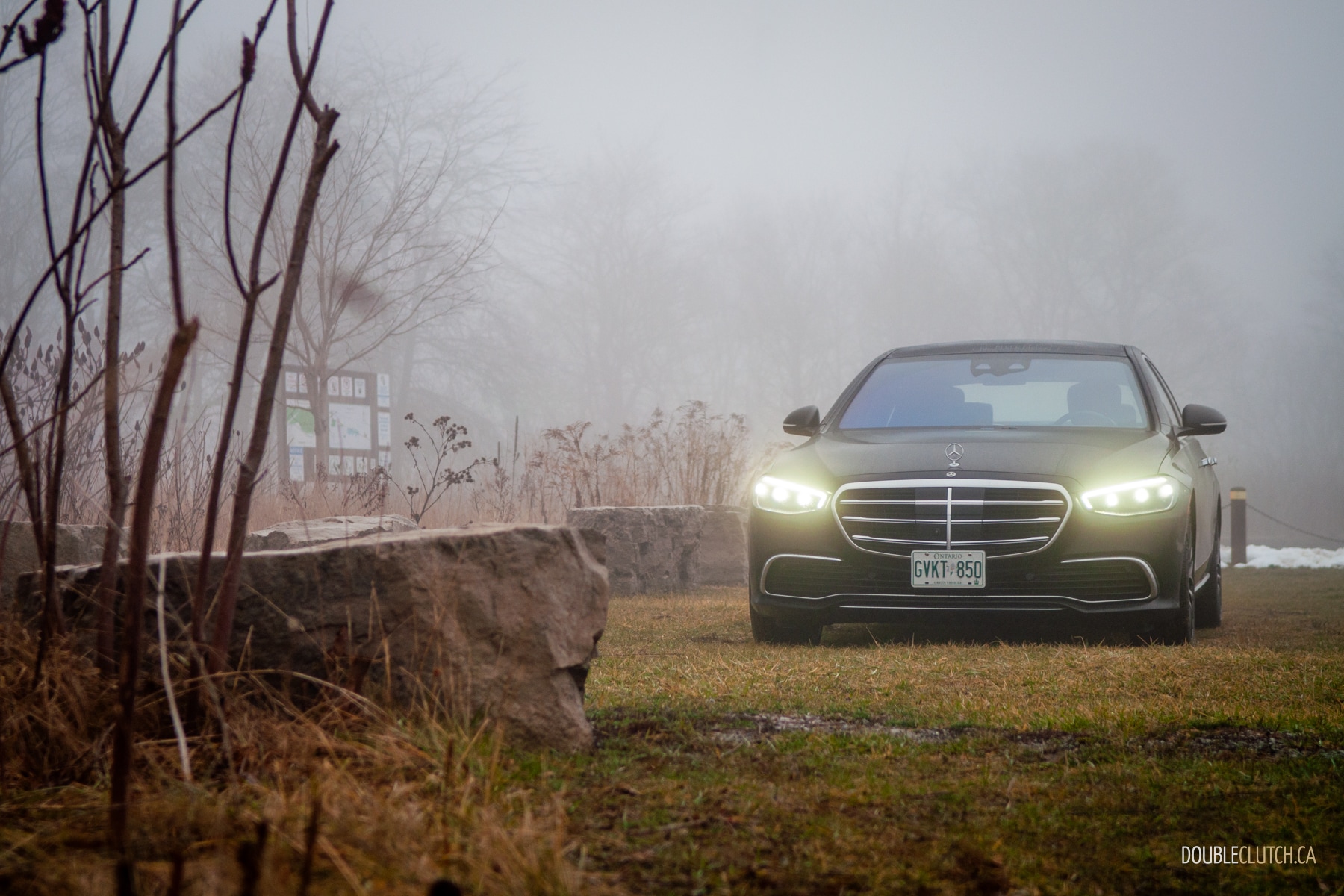2025_Mercedes-Benz_S580e_headlights.jpg