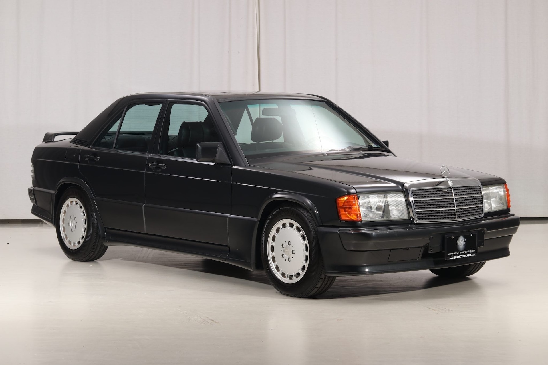 W201_190E_2.3_passenger_1%3A4.jpg