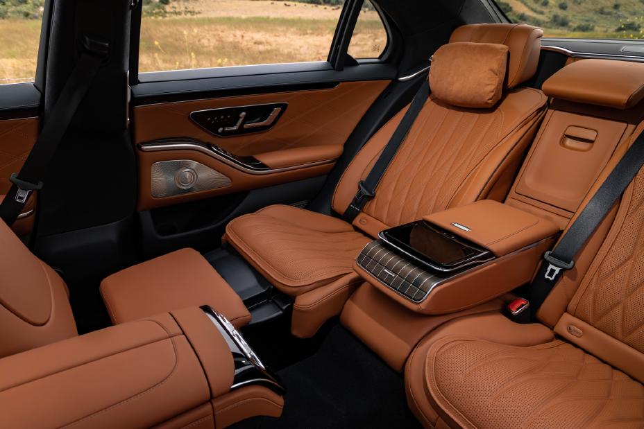 AMG%20S%2063%20rear%20seats.jpg