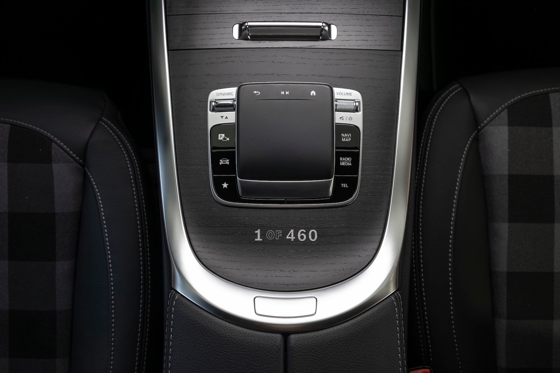 Mercedes-Benz-Strong-Than-The-1980s-G550_embossed_number.jpg