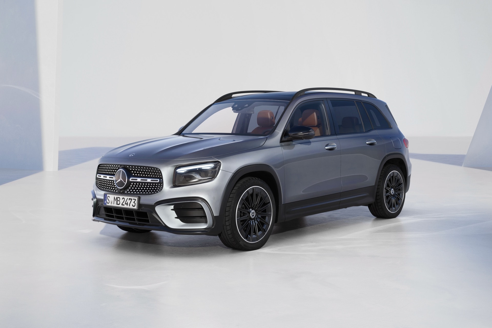 2024%20Mercedes-Benz%20GLB_1-source.jpg