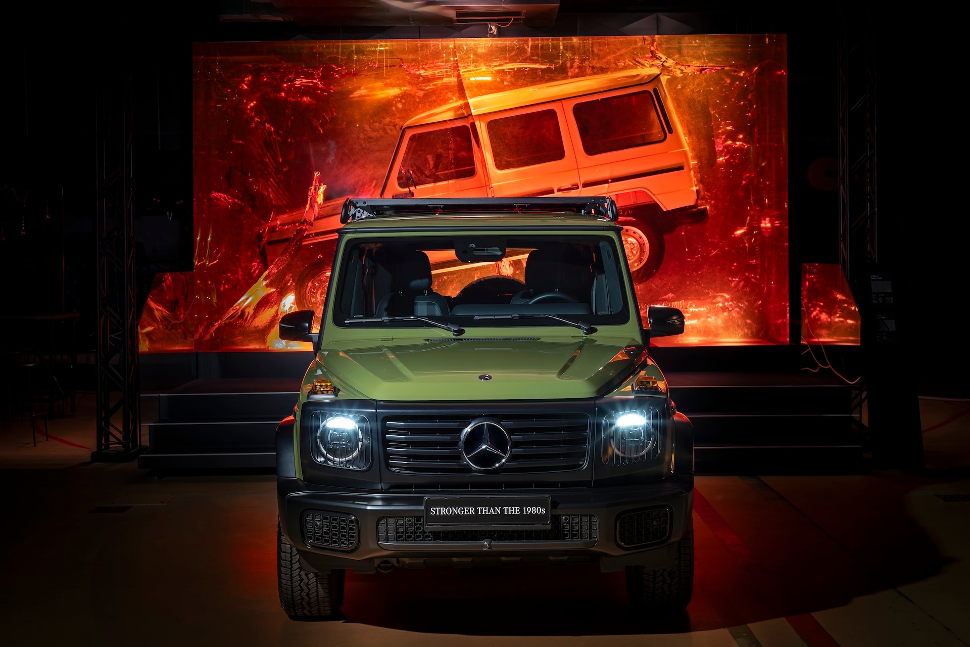 Mercedes-Benz-Strong-Than-The-1980s-G550_front-end.jpg